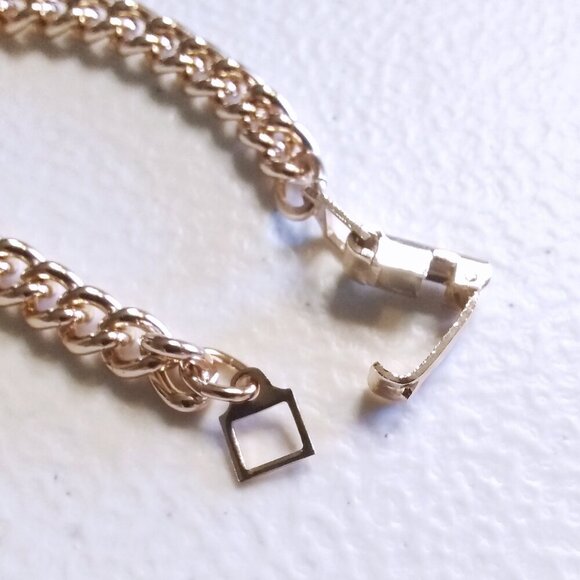Minimalist Simplistic Elegant: Cream & Brown Fire Agate + Gold Chain Bracelet - Picture 9 of 15